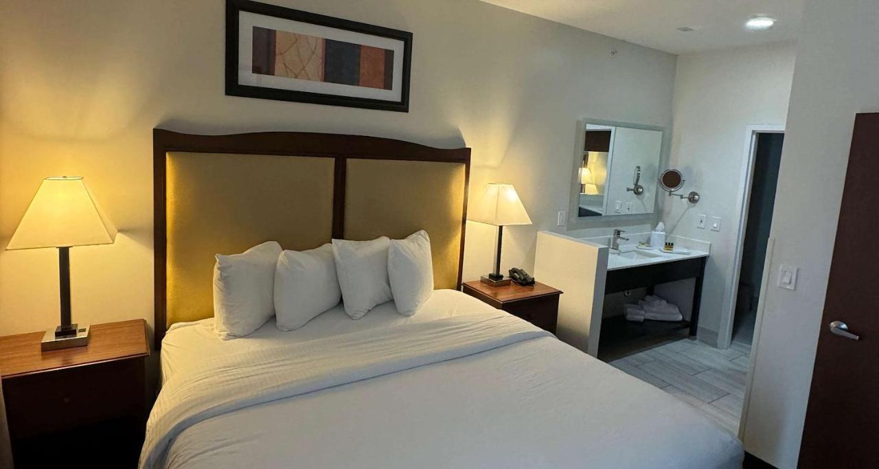 Best Western Plus Hannaford Inn & Suites Kenwood Εξωτερικό φωτογραφία